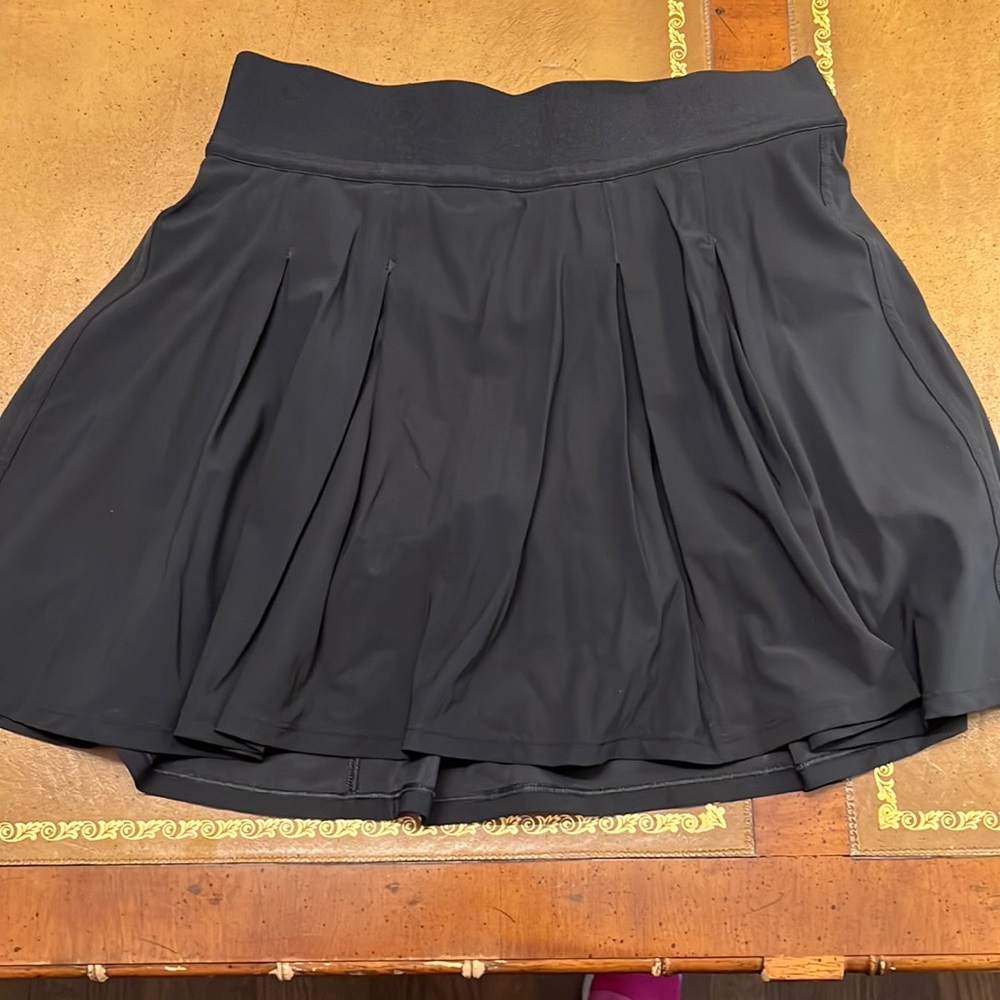 Lululemon black tennis time skirt size 4